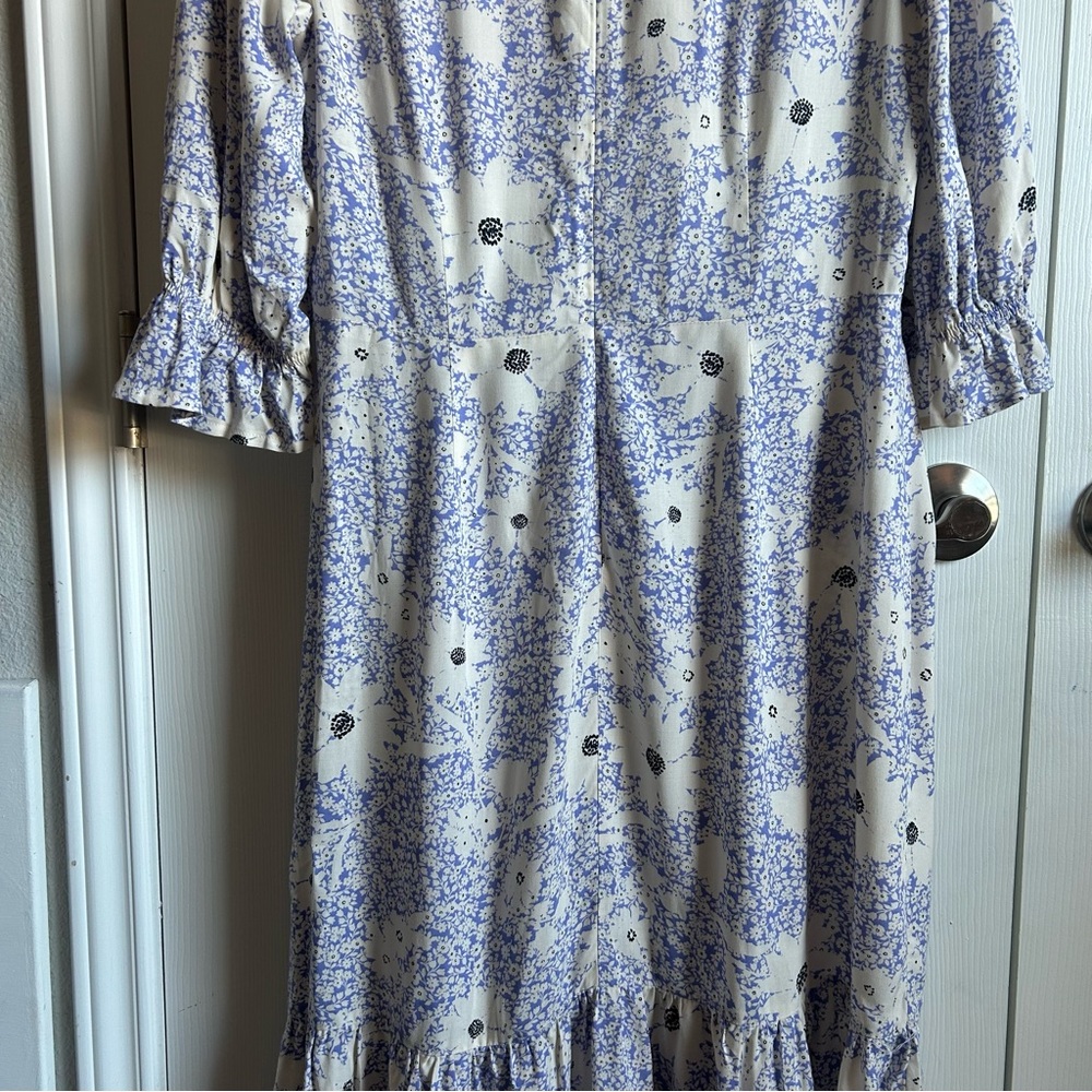 Nobody’s Child white and purple half sleeve floral midi dress - Picture 7 of 10